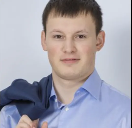 Син Мушустіна  М